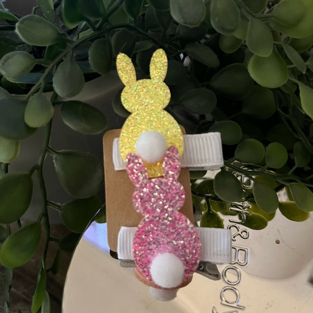 NWOT| Set of 6 Glitter Bunny Hair Clips